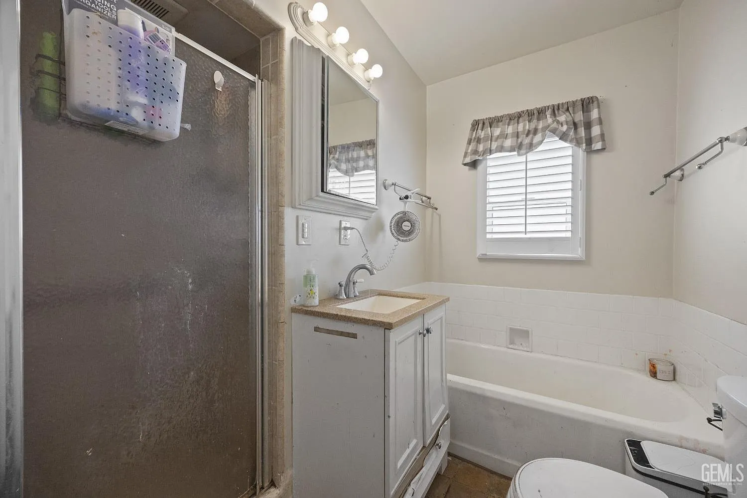 2 bed, 864 sqft, $1,500 — Photo 3