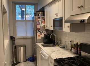 426 Hudson St APT 1A, New York, NY 10014