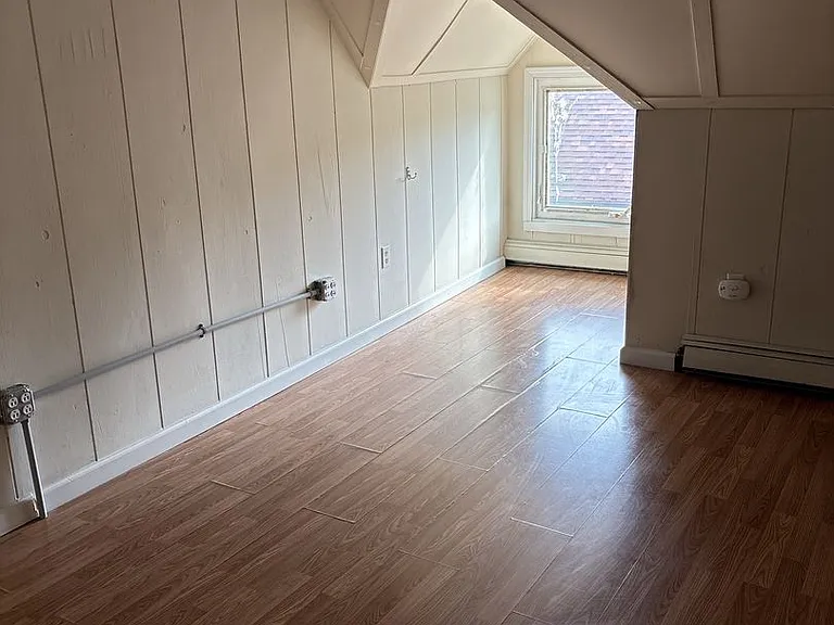 332 Stewart St — Photo 14