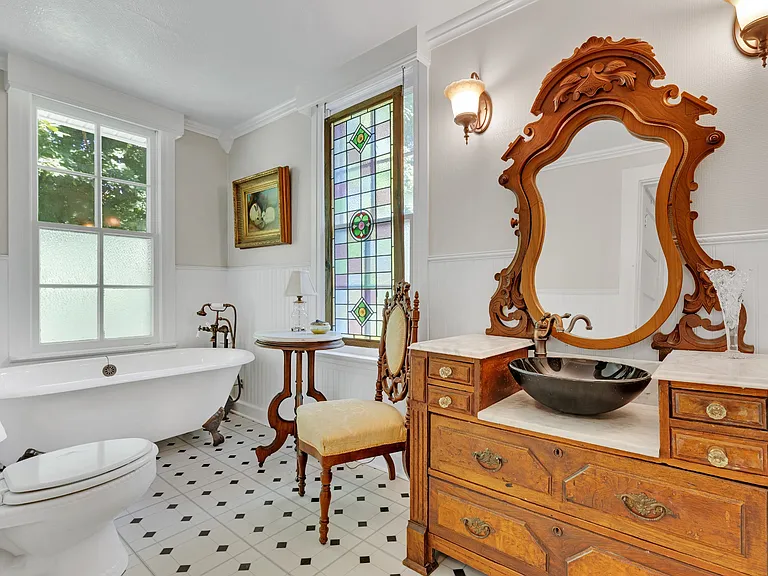 221 Walnut St — Photo 22