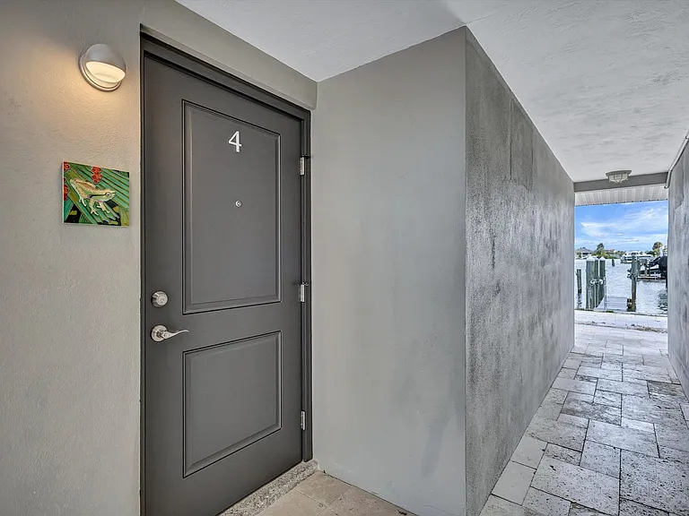 325 Capri Blvd — Photo 68