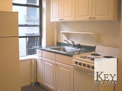 1st image of 311 E 10th St