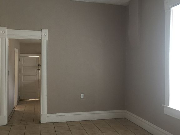 4th image of 2320 Wyoming Ave #A