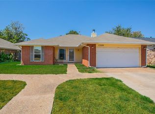 1329 Greenfield Dr, Edmond, OK 73012