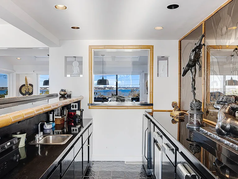 19 Dune Rd — Photo 11