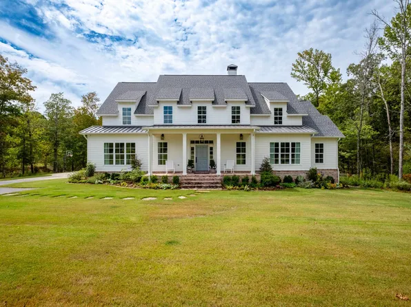 1629 S Silverthorne Dr, Little Rock, AR 72210