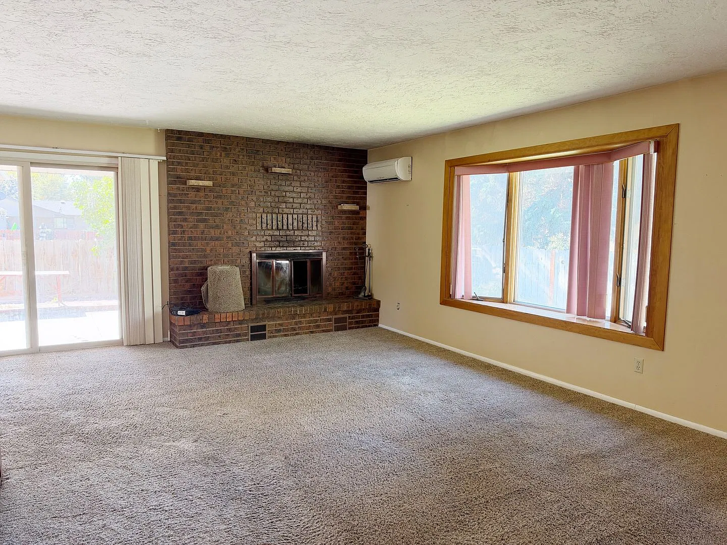 Spacious 4 Bedroom, 2 Bathroom Home for Rent in Idaho Falls! — Photo 3