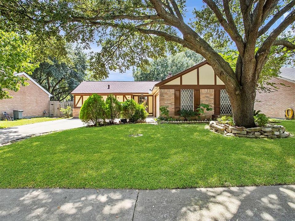1st image of 18027 Green Hazel Dr