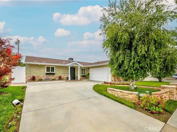 10252 Lorraine Ln, Cypress, CA 90630