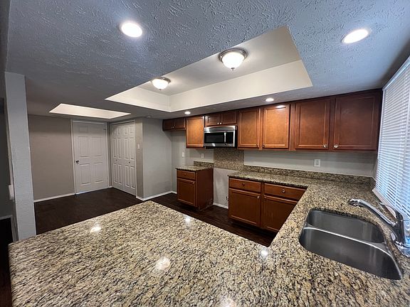 5th image of 6425 Green Valley Dr