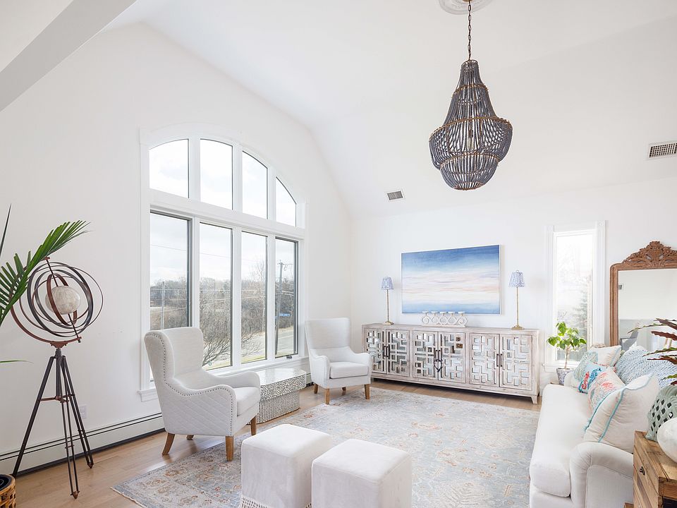 325 Pier Ave, Riverhead, NY 11901 Zillow