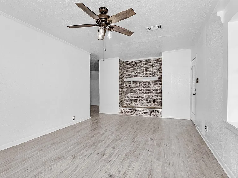 19355 Forest Lane Cir — Photo 10