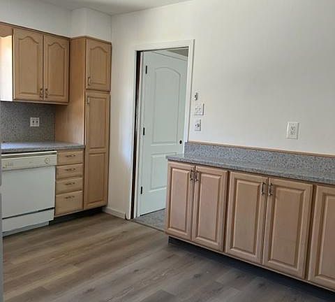 2nd image of 160-99 81st St #2