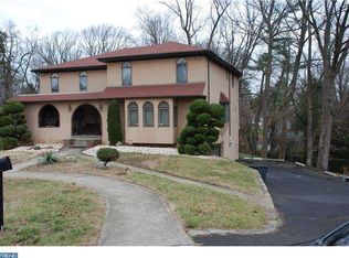 31 Lawson Dr, Huntingdon Valley, PA 19006