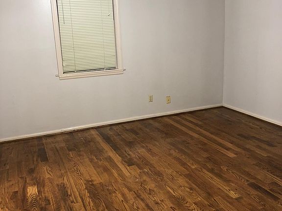 4th image of 311 Arlington Hts #D