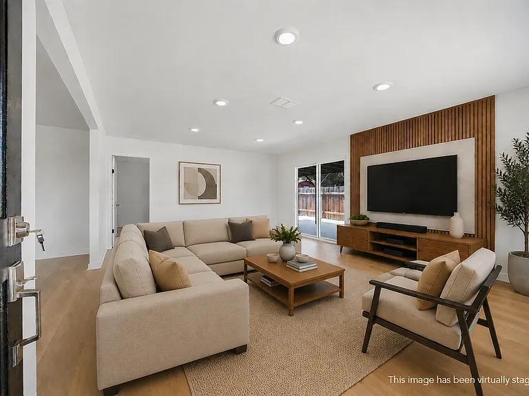 788 Thermal Ave — Photo 3