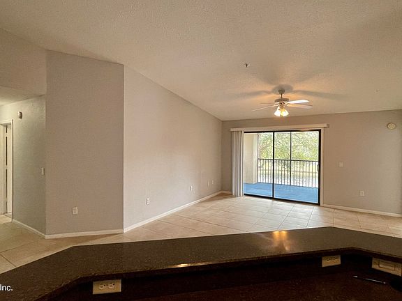 4th image of 705 Boardwalk Dr APT 428