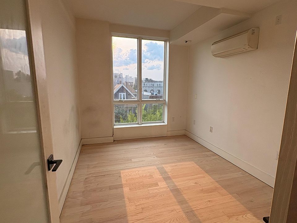 1st image of 15 E 31st St #3