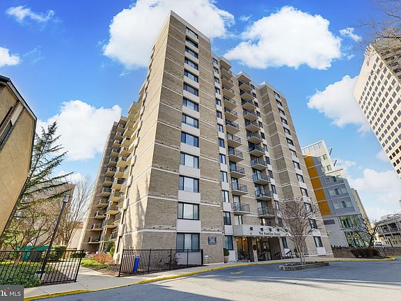 2nd image of 4 Monroe St APT 1102