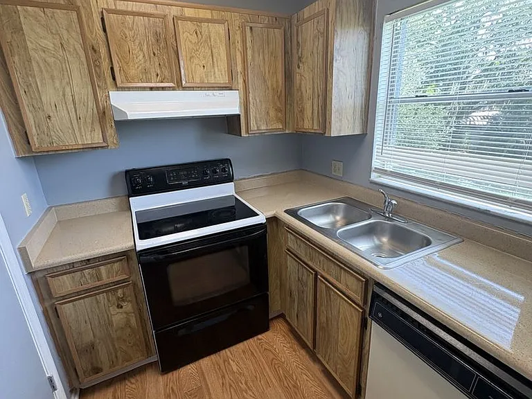 4261 Pershing Pointe Pl #3 — Photo 2