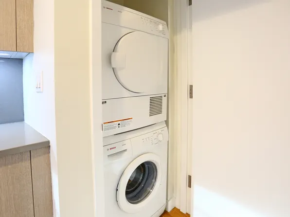 101 West 15th Street image 1 of 5