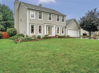 27 Old Post Rd, Lancaster, NY 14086