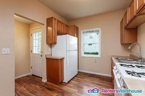 5th image of 1090 Mackubin St