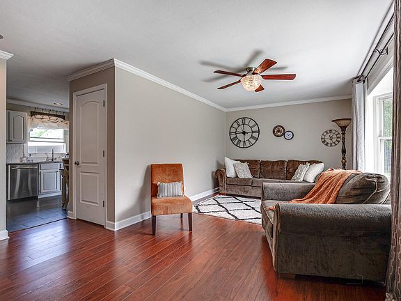 3rd image of 38572 N Pine Ave