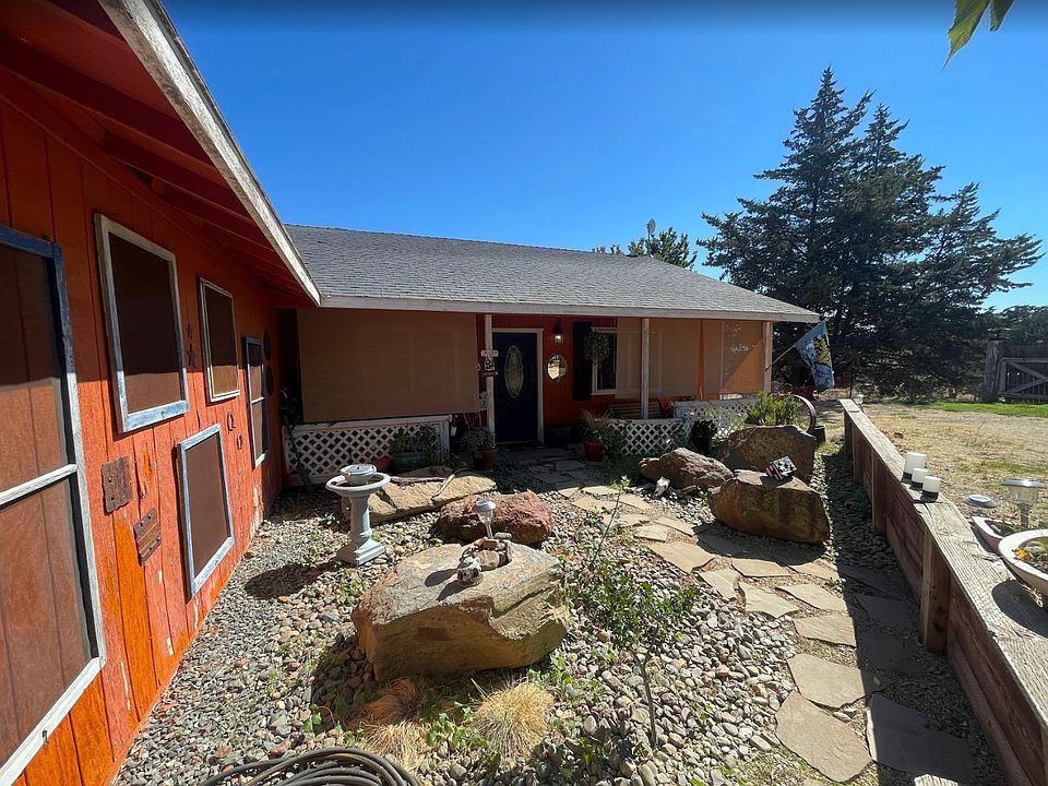 1st image of 2090 Village Dr
