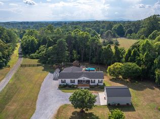 2305 Isle Of Pines Dr, Moneta, VA 24121