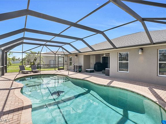 2nd image of 3813 Agualinda Blvd