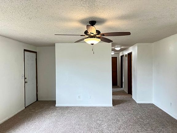 3rd image of 385 Dianne Ct