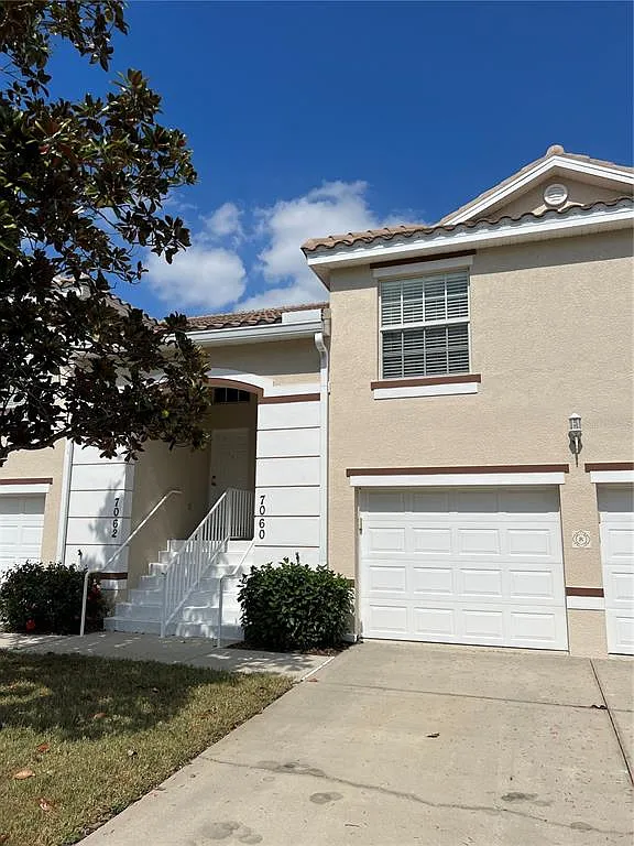 2 bed, 2.0 bath, 1368 sqft, $1,950 — Photo 1