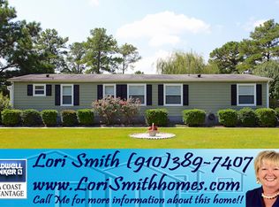 410 Ensign Ct, Hampstead, NC 28443
