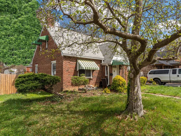 715 N George Mason Dr, Arlington, VA 22203