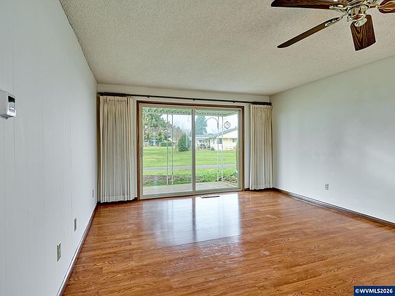 4th image of 163 W Clackamas Cir