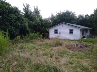318 Lynn Ln, La Follette, TN 37766