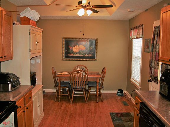5th image of 125 Sunkist Village Ln