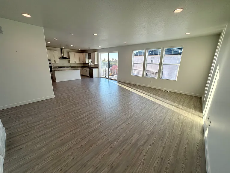 1477 E 3125 N — Photo 31