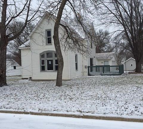 2nd image of 421 E Blue Earth St