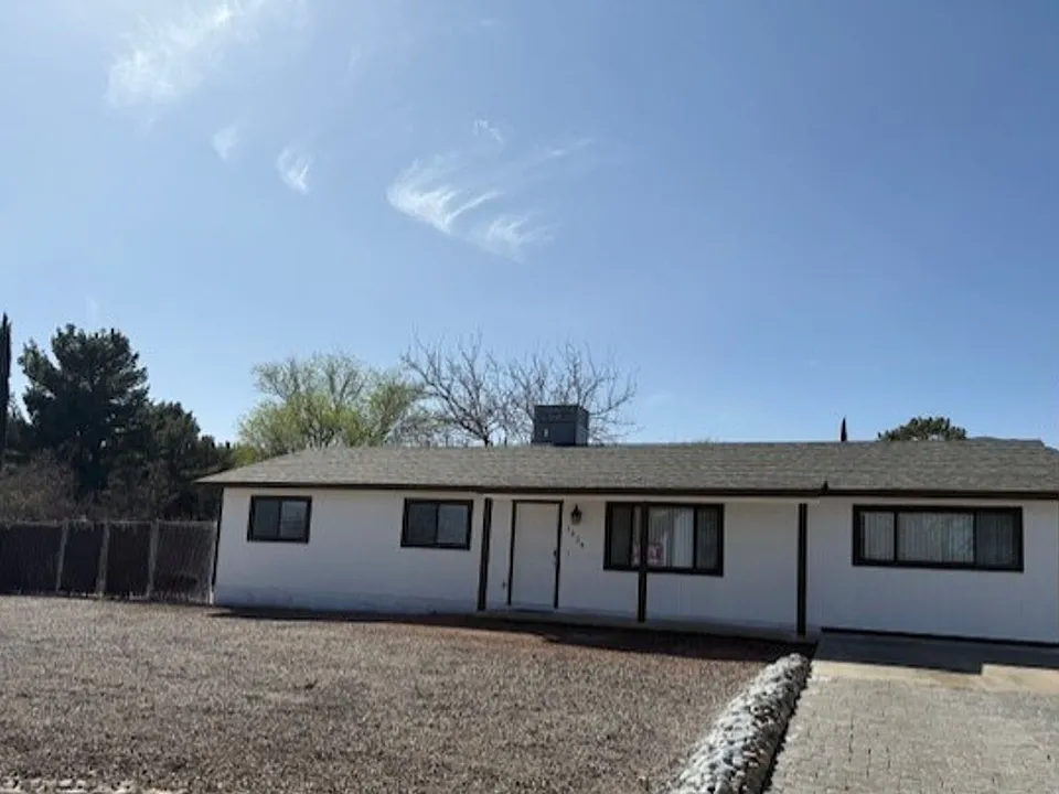1324 S Ocotillo Dr
