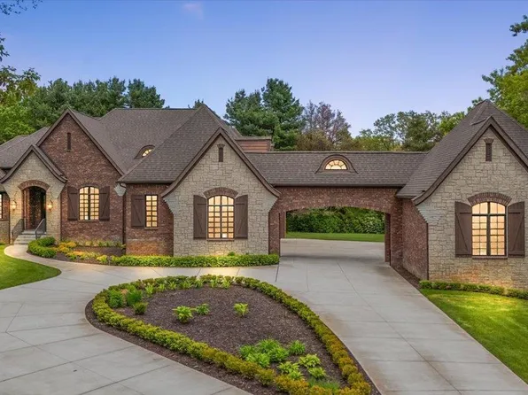 60330 Mount Vernon Rd, Rochester, MI 48306