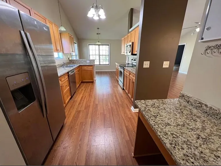 149 Southborough Ln — Photo 4