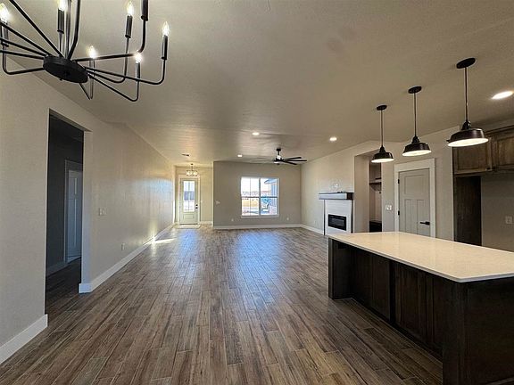 4th image of 223 Blakely Ln