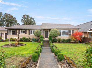 415 N Broadway St, Estacada, OR