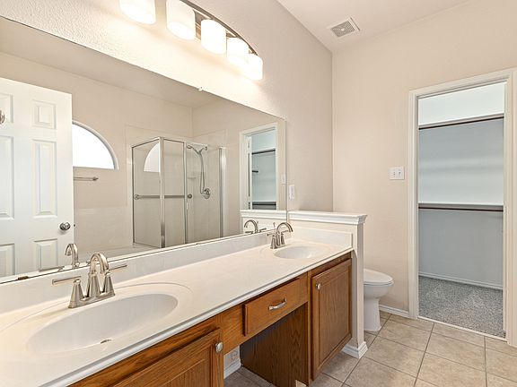 4th image of 3905 Hawkins Dr