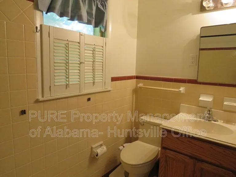 4700 Sparkman Dr NW — Photo 12