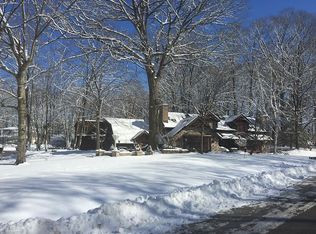 3629 W Normandy Ct, Mequon, WI 53092