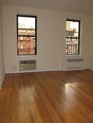 Rented by Metropolis Real Estate of Manhattan