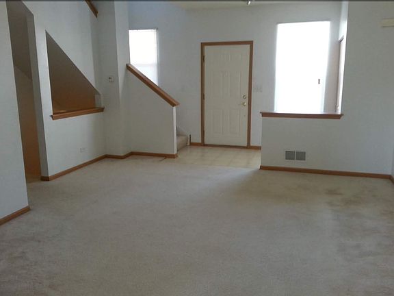 3rd image of 1468 Cambria Dr Unit 3